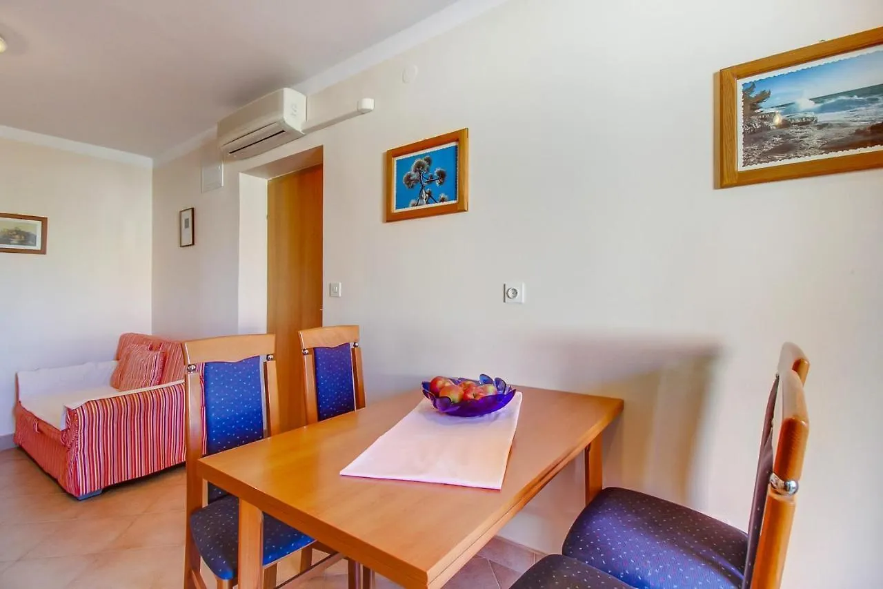 Apartments With A Parking Space مالي لوشينغْ 0*,  كرواتيا